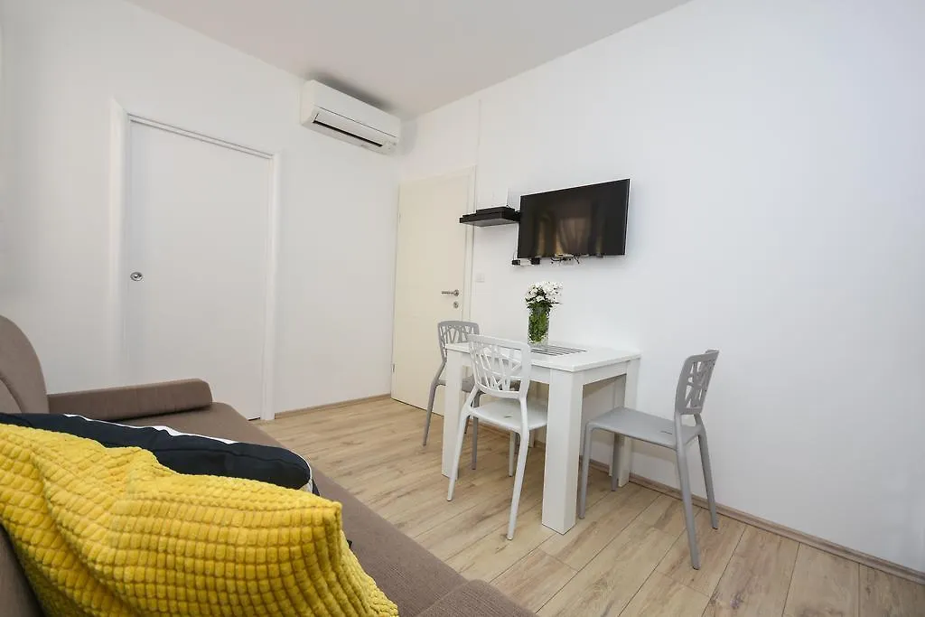 Tragos Lemon Tree Apartment Trogir