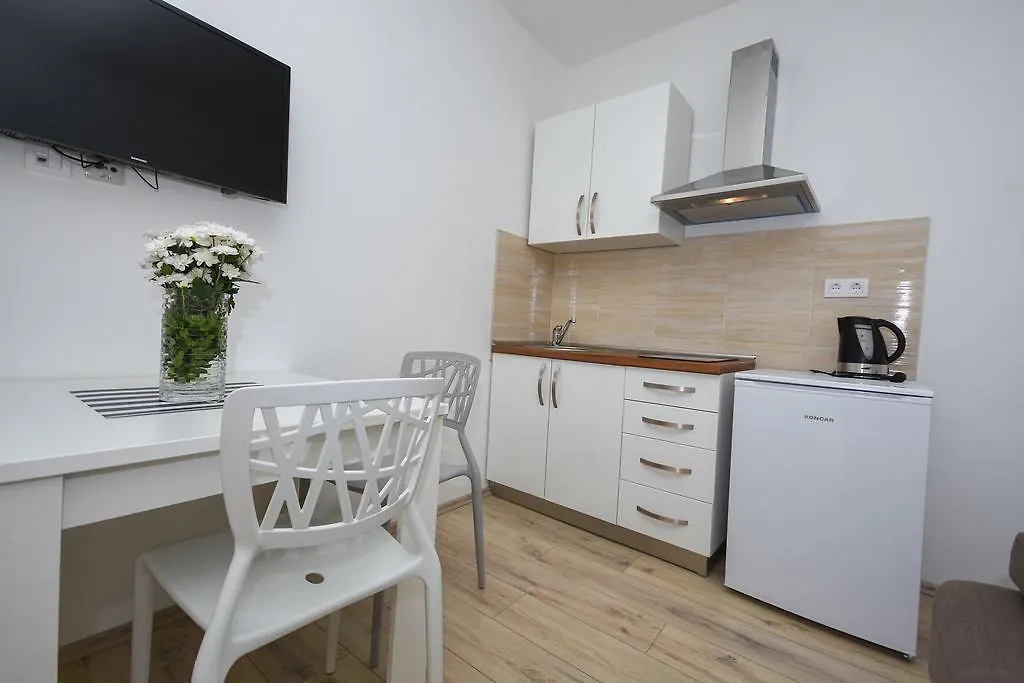 Tragos Lemon Tree Apartment Trogir