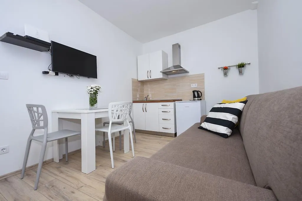 Tragos Lemon Tree Apartment Trogir 0*,  Croatia