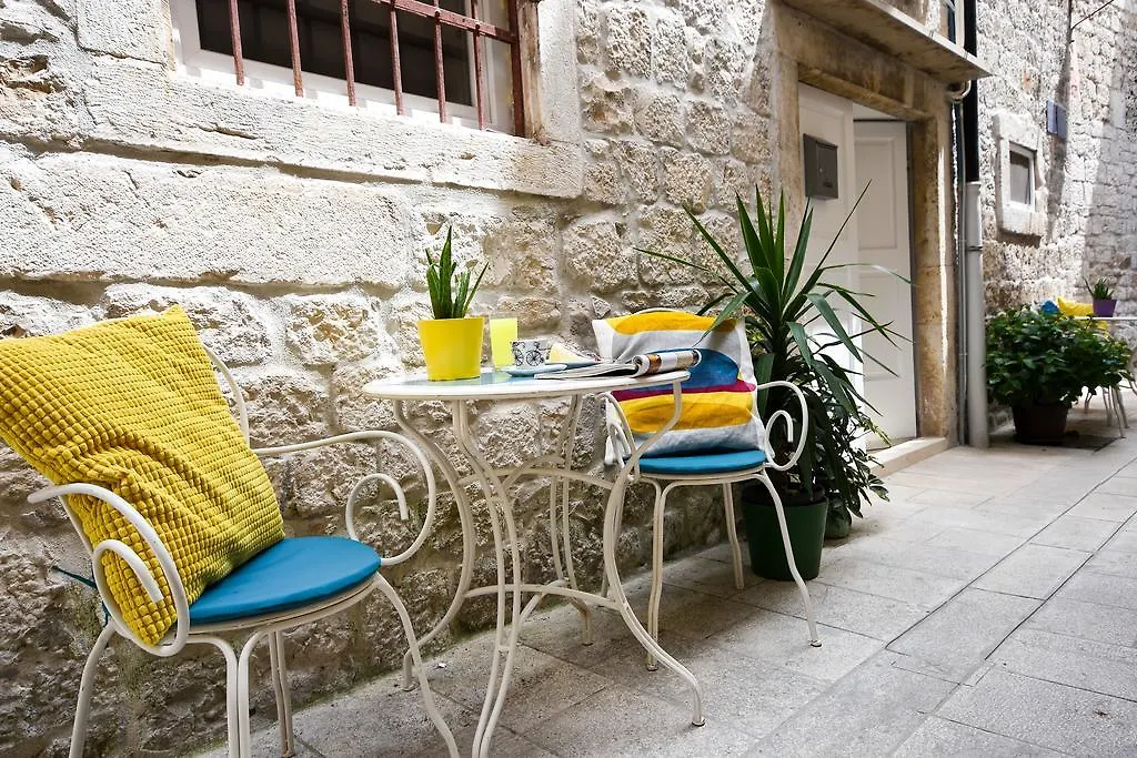 Tragos Lemon Tree Apartment Trogir
