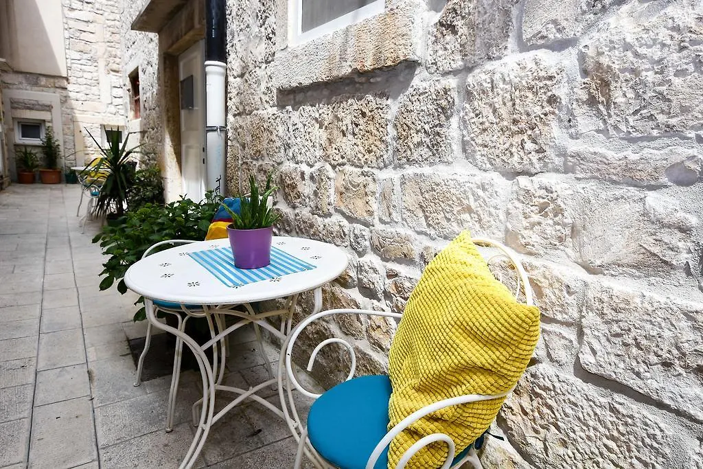 Tragos Lemon Tree Apartment Trogir