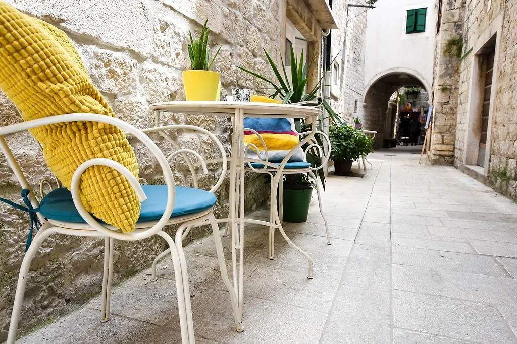Tragos Lemon Tree Apartment Trogir