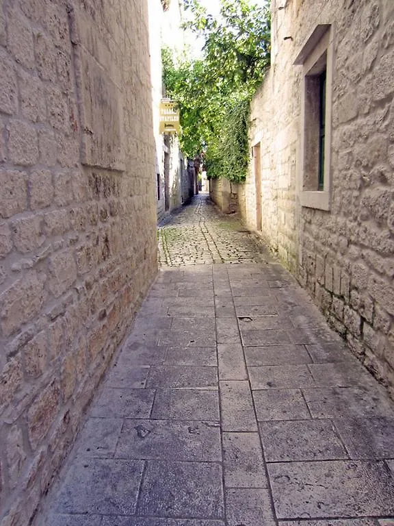 Tragos Lemon Tree Apartment Trogir