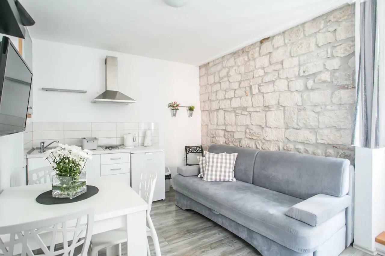 Tragos Lemon Tree Apartment Trogir 0*,